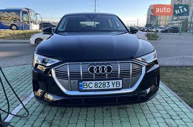 Позашляховик / Кросовер Audi e-tron 2022 в 