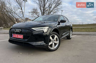 Внедорожник / Кроссовер Audi e-tron 2019 в 