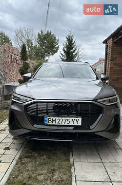 Внедорожник / Кроссовер Audi e-tron 2021 в 