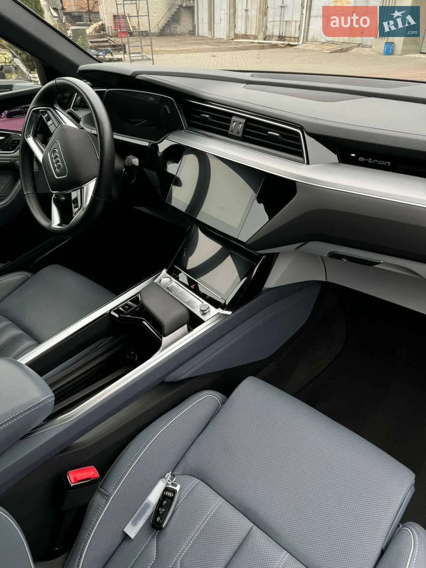 2020 Audi e-tron - мініатюра 12