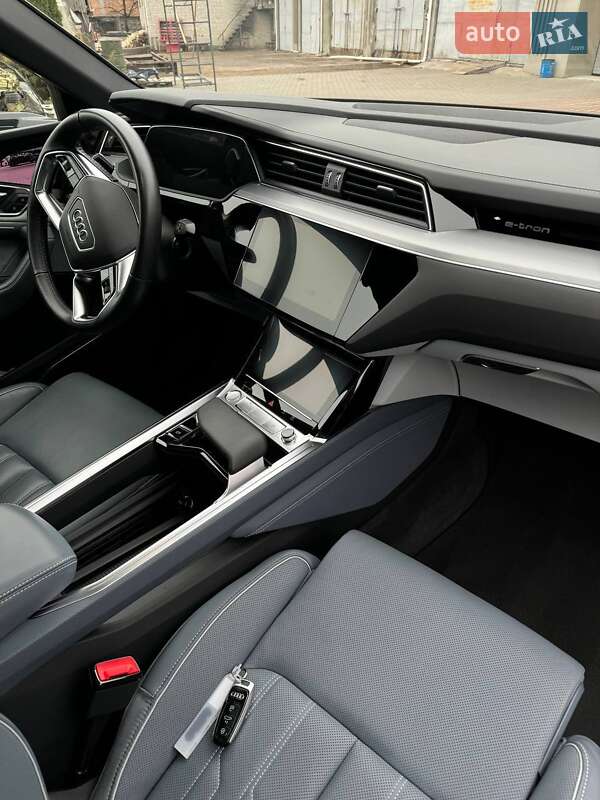 Внедорожник / Кроссовер Audi e-tron 2020 в Хмельницком