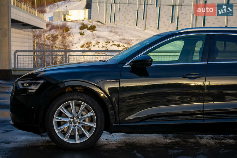 Позашляховик / Кросовер Audi e-tron 2019 в Києві
