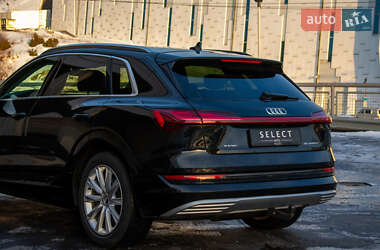 Внедорожник / Кроссовер Audi e-tron 2019 в 