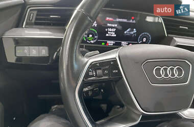 Внедорожник / Кроссовер Audi e-tron 2020 в 