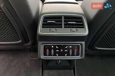 Позашляховик / Кросовер Audi e-tron 2021 в 