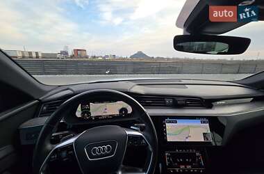 Внедорожник / Кроссовер Audi e-tron 2020 в 