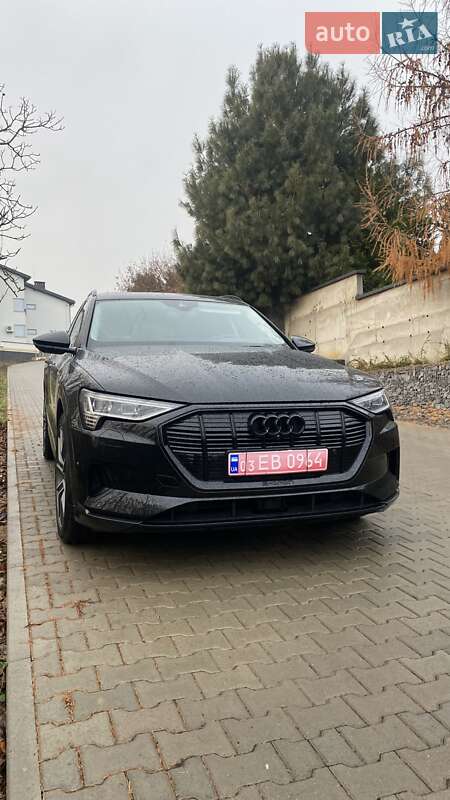 Внедорожник / Кроссовер Audi e-tron 2019 в 