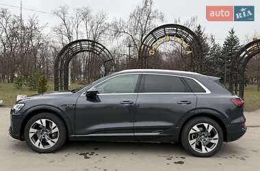 Внедорожник / Кроссовер Audi e-tron 2019 в 
