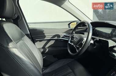 Внедорожник / Кроссовер Audi e-tron 2019 в 