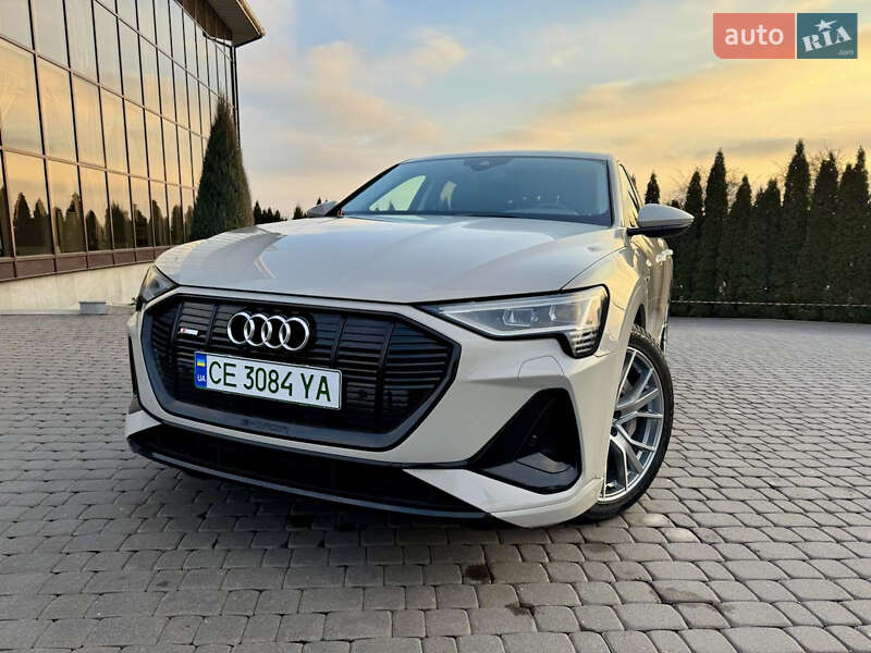 Позашляховик / Кросовер Audi e-tron 2020 в 