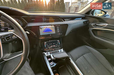 Позашляховик / Кросовер Audi e-tron 2020 в 