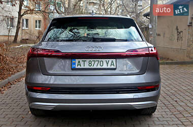 Внедорожник / Кроссовер Audi e-tron 2019 в 