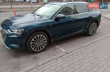 Внедорожник / Кроссовер Audi e-tron 2019 в 