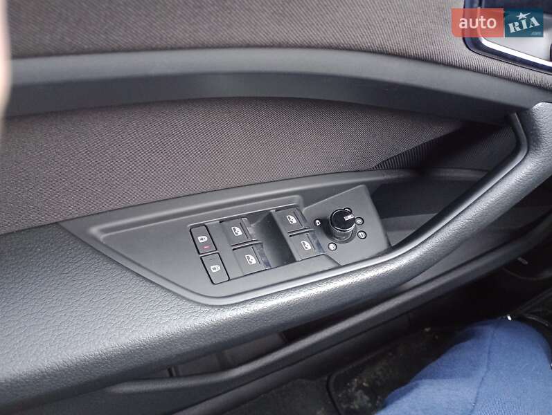 Внедорожник / Кроссовер Audi e-tron 2019 в Киеве