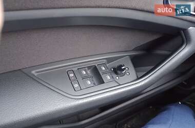 Внедорожник / Кроссовер Audi e-tron 2019 в 