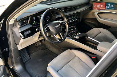 Внедорожник / Кроссовер Audi e-tron 2021 в 