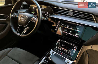 Внедорожник / Кроссовер Audi e-tron 2021 в 
