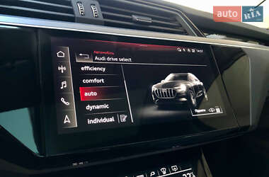 Внедорожник / Кроссовер Audi e-tron 2021 в 