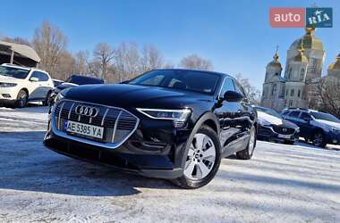 Позашляховик / Кросовер Audi e-tron 2021 в Дніпрі