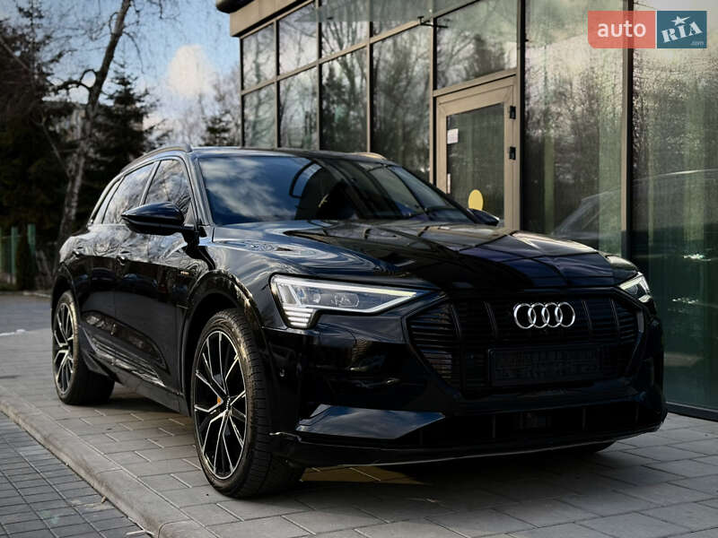 Позашляховик / Кросовер Audi e-tron 2018 в Львові фото 10 Позашляховик / Кросовер Audi e-tron 2018 в Львові