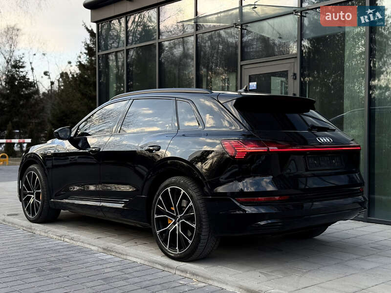 Позашляховик / Кросовер Audi e-tron 2018 в Львові фото 26 Позашляховик / Кросовер Audi e-tron 2018 в Львові