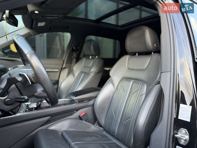 Позашляховик / Кросовер Audi e-tron 2018 в Львові фото 34 Позашляховик / Кросовер Audi e-tron 2018 в Львові