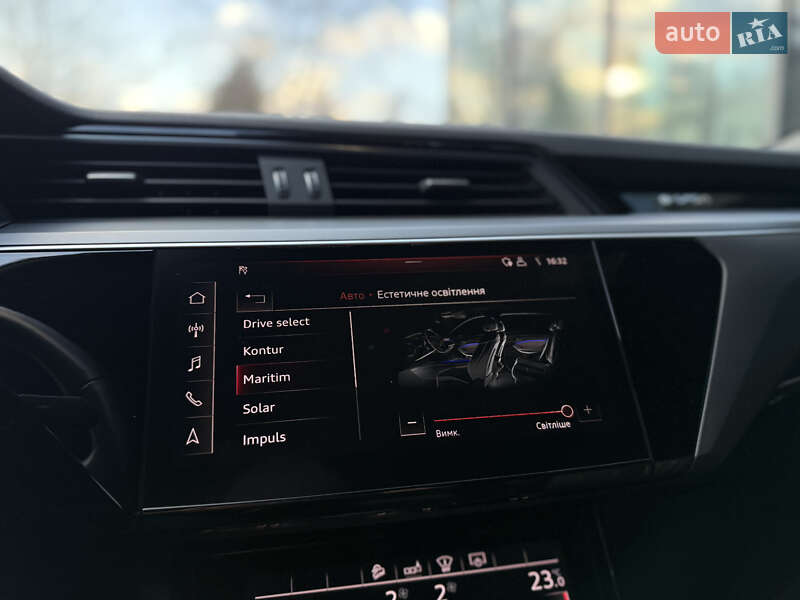 Позашляховик / Кросовер Audi e-tron 2018 в Львові фото 53 Позашляховик / Кросовер Audi e-tron 2018 в Львові