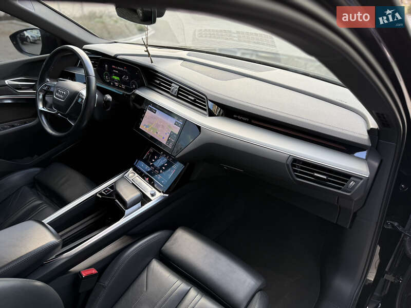 Позашляховик / Кросовер Audi e-tron 2018 в Львові фото 71 Позашляховик / Кросовер Audi e-tron 2018 в Львові