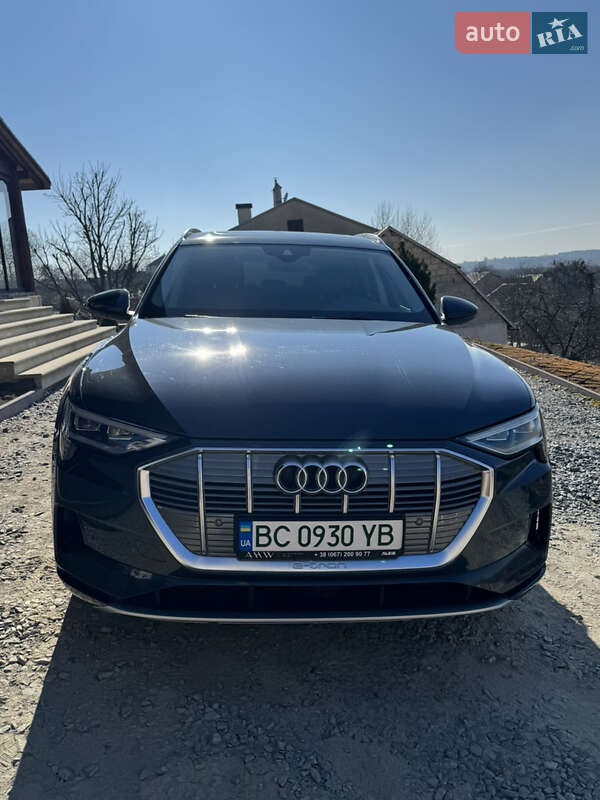 Внедорожник / Кроссовер Audi e-tron 2019 в 