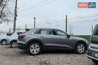 Внедорожник / Кроссовер Audi e-tron 2020 в 