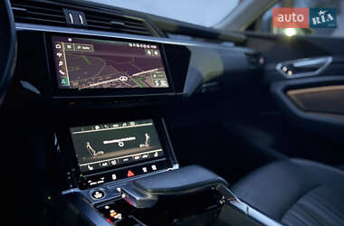 Внедорожник / Кроссовер Audi e-tron 2020 в 