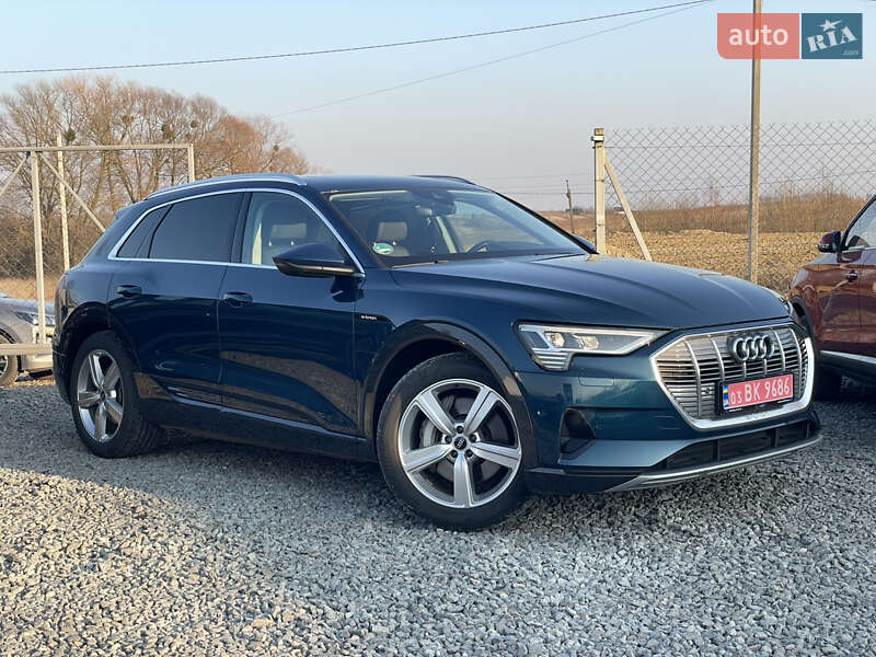 Позашляховик / Кросовер Audi e-tron 2021 в Львові