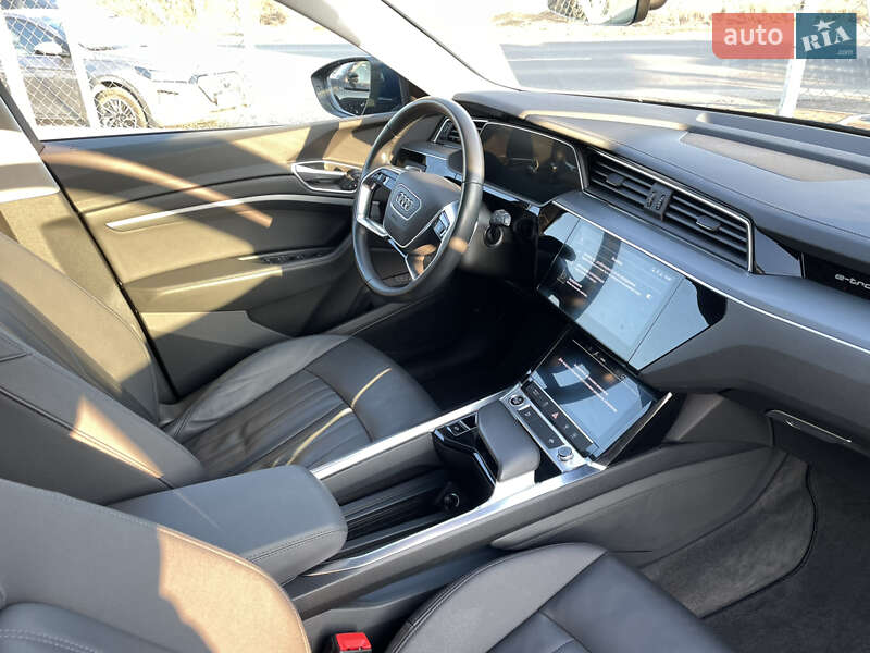 Позашляховик / Кросовер Audi e-tron 2021 в Львові