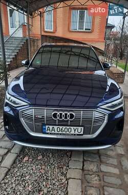 Внедорожник / Кроссовер Audi e-tron 2021 в 