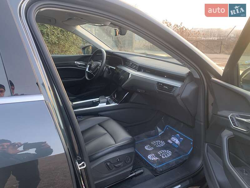 Внедорожник / Кроссовер Audi e-tron 2019 в Львове фото 15 Внедорожник / Кроссовер Audi e-tron 2019 в Львове