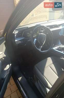 Внедорожник / Кроссовер Audi e-tron 2019 в 