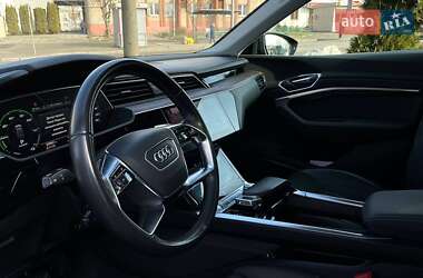 Внедорожник / Кроссовер Audi e-tron 2019 в 