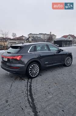 Внедорожник / Кроссовер Audi e-tron 2019 в 
