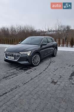 Внедорожник / Кроссовер Audi e-tron 2019 в 