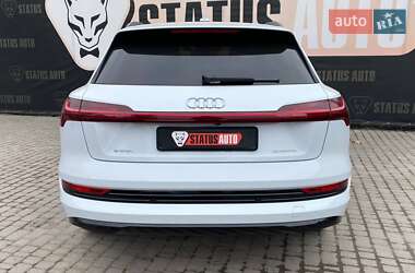 Внедорожник / Кроссовер Audi e-tron 2021 в 