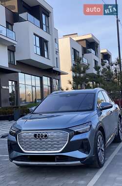 Позашляховик / Кросовер Audi e-tron 2023 в 