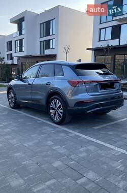 Позашляховик / Кросовер Audi e-tron 2023 в 