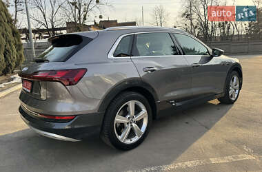Внедорожник / Кроссовер Audi e-tron 2019 в 