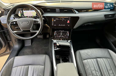 Внедорожник / Кроссовер Audi e-tron 2019 в 