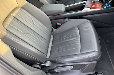 Внедорожник / Кроссовер Audi e-tron 2019 в 