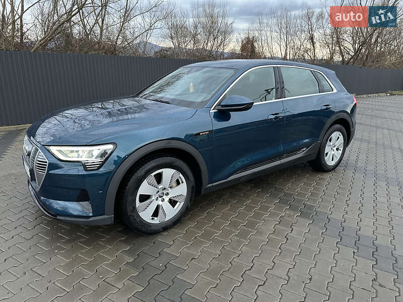 Внедорожник / Кроссовер Audi e-tron 2019 в Иршаве