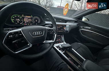 Внедорожник / Кроссовер Audi e-tron 2019 в 