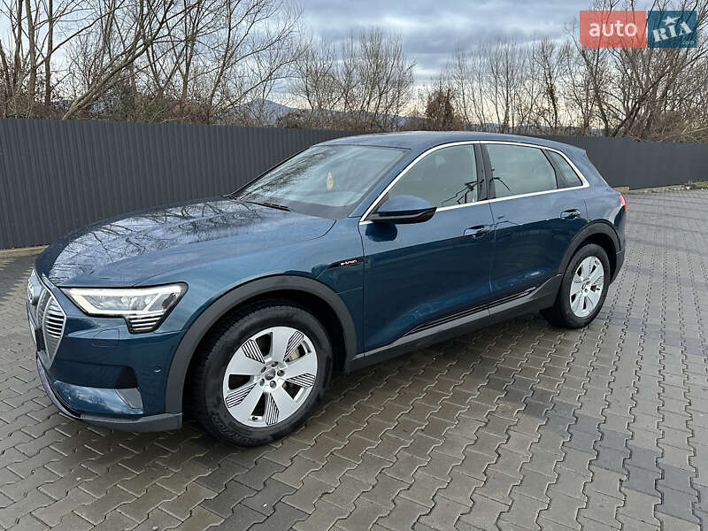 Внедорожник / Кроссовер Audi e-tron 2019 в Иршаве