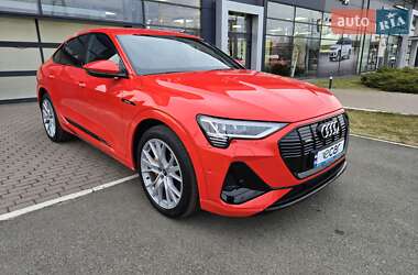 Позашляховик / Кросовер Audi e-tron 2021 в 