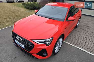 Позашляховик / Кросовер Audi e-tron 2021 в 